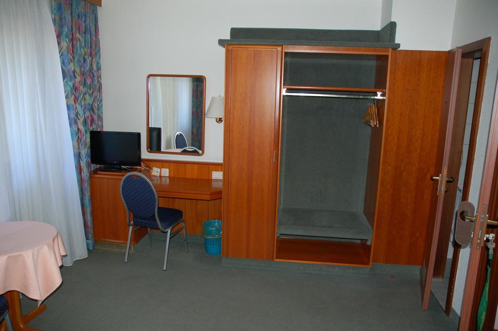 Hotel Kurfuerst Garni Germersheim Extérieur photo