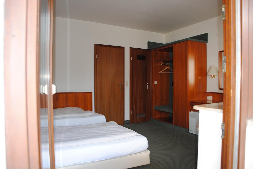 Hotel Kurfuerst Garni Germersheim Chambre photo